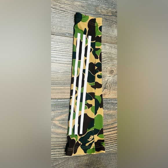 BAPE X ADIDAS’S AUTHENTIC ATHLETIC CAMO ARM SLEEVE PAIR - Picture 8 of 12